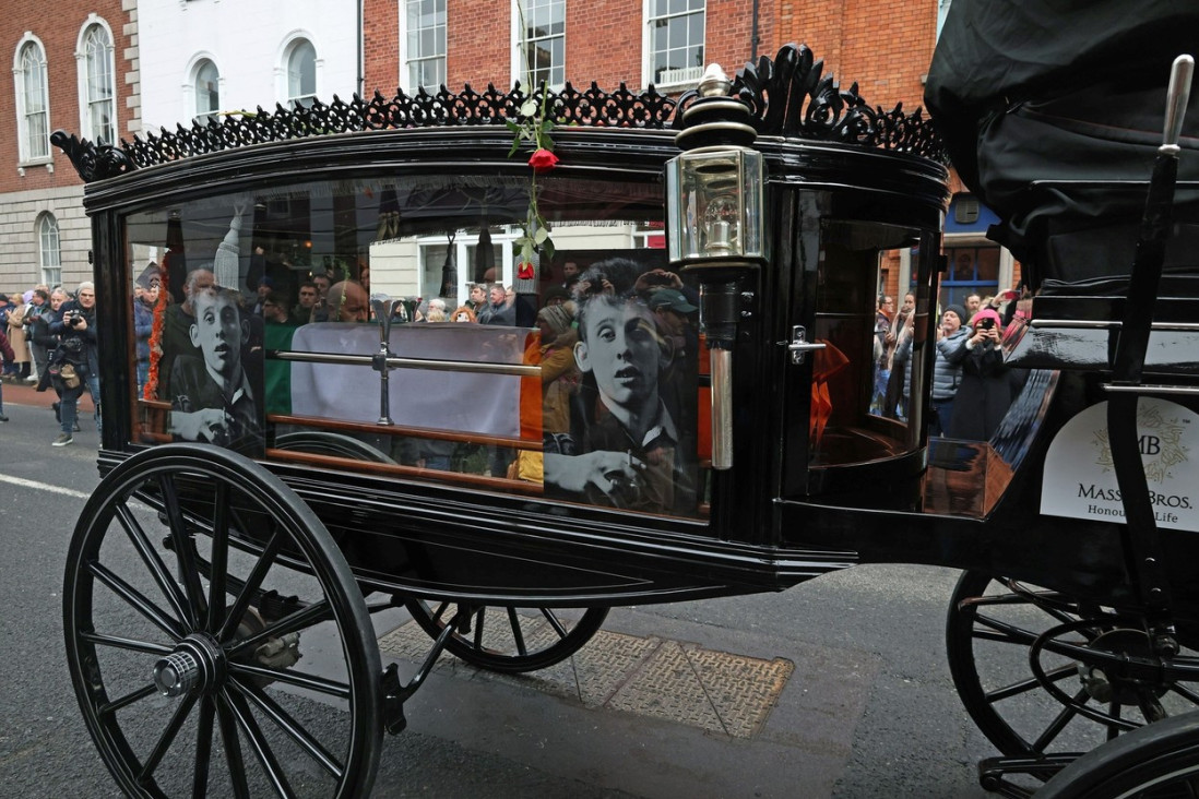 Sahranjen Šejn Mekgauen: Od Džonija Depa do predsednika Irske, svi ga ispratili na večni počinak (FOTO)