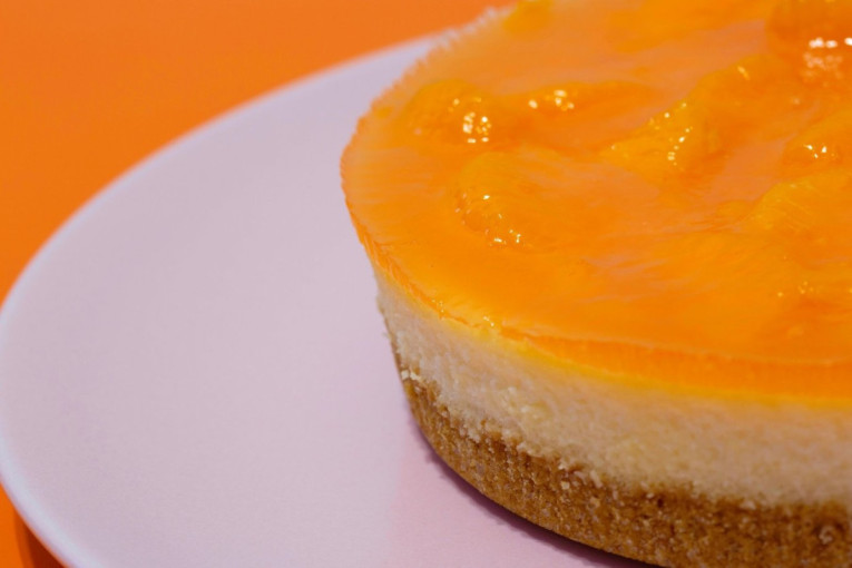 Recept dana: Čizkejk sa pomorandžom, isprobajte zavodljivi spoj slatkog i osvežavajućeg