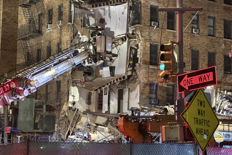 Drama u Njujorku: Urušila se šestospratnica, vatrogasci traže ljude ispod ruševina! (VIDEO)