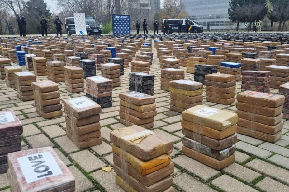 Zaplenjeno 137 kilograma kokaina: Droga bila u daskama od tikovine, devet osoba uhapšeno u Austriji