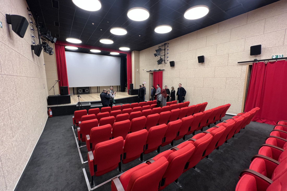 U Kuršumliji svečano otvoren renoviran bioskop: Ministarstvo uložilo više od 150 miliona dinara