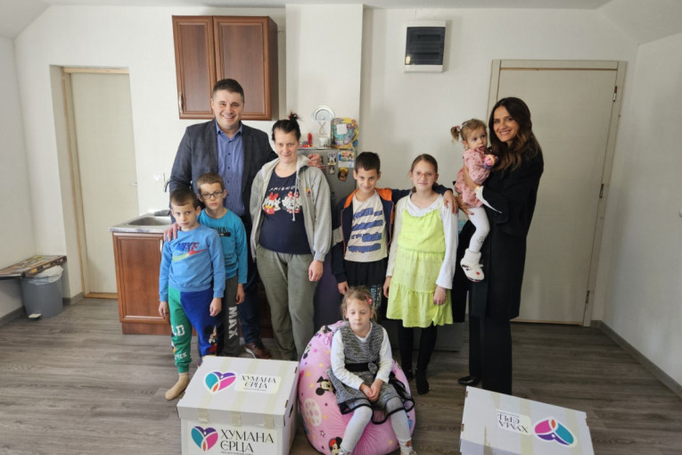 Dragana je rodila sedmoro dece, a tek su joj 33 godine! Porodici Bešanski ove zime osmehnula se sreća, dobiće i svoj topli dom (FOTO)