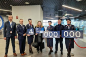 Uručena nagrada četirimilionitoj putnici "Er Srbije": Viktorija dobila dve povratne karte do bilo koje destinacije! (FOTO)