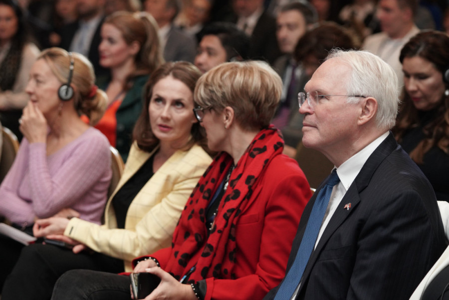 Hil: Sudbina Srba ne zavisi od zvezda, Vašingtona, Brisela, pa ni od Pekinga, već od njih samih