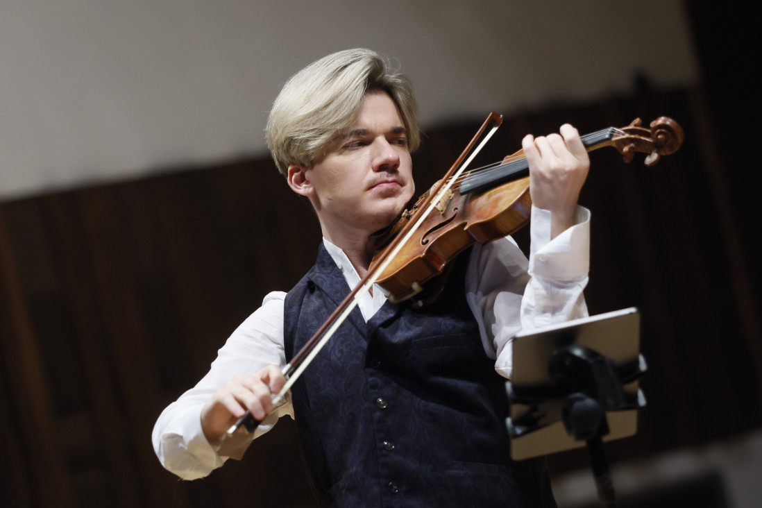 Koncertom Jurija Reviča obeležen Svetski dan violine: Najduža sonata samo za beogradsku publiku (FOTO)
