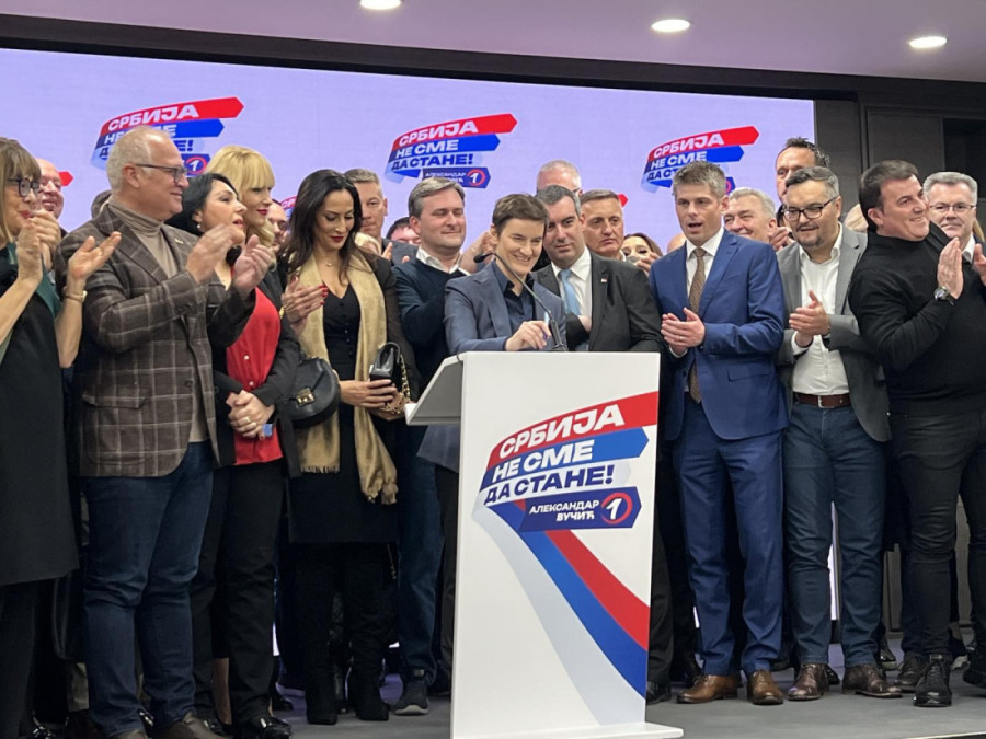 Prva konferencija iz štaba Srpske napredne stranke! Brnabić: SNS će sama imati više od 125 mandata! (VIDEO)