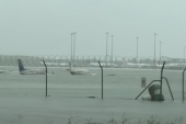 Potop u Australiji: Aerodrom pod vodom, čitav grad evakuisan, bujice donele krokodile (VIDEO)