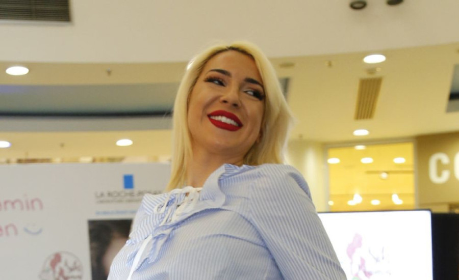 Stajling Jovane Jeremić ponovo šokirao gledaoce: Svi misle da je polugola, a tek da vidite šta je nosila oko vrata!