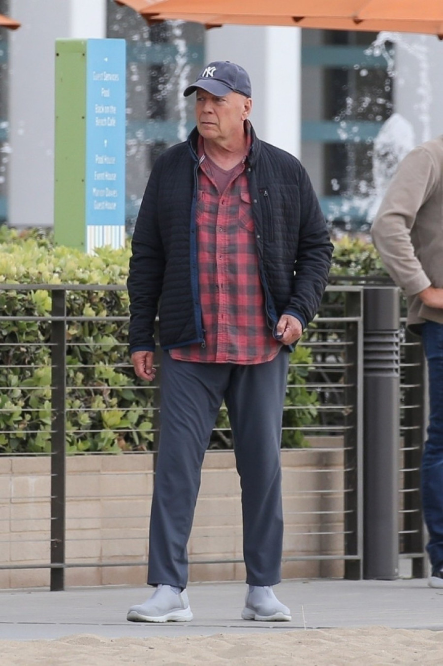 Žena Brusa Vilisa napisala knjigu o njegovoj borbi sa teškom bolešću: Otkrila je jednu neverovatnu tajnu (FOTO)