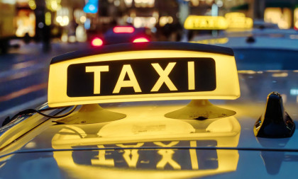 Važno za Novosađane: Nove taksi cene stupile na snagu, pogledajte kompletan cenovnik