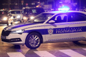 Težak udes u Leskovcu! Velikom brzinom se zakucao u znak, pa u drugi automobil, povređeni hitno prebačeni u bolnicu