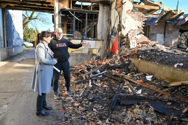 24SEDAM RUMA Opština će pomoći u saniranju posledica požara u sali Boks kluba "Sloven"