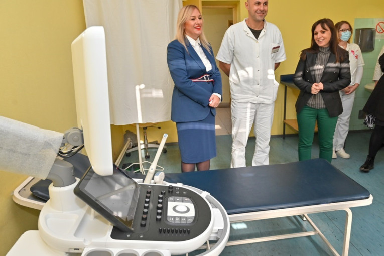 24SEDAM RUMA Nova vredna donacija Domu zdravlja: Ultrazvuk za bolju zdravstvenu zaštitu žena (FOTO)