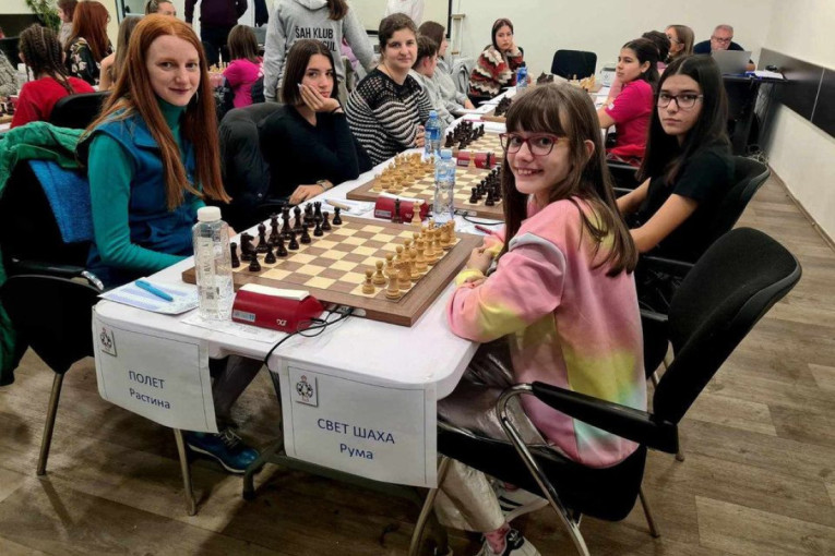 24SEDAM RUMA Zlatna sredina za žensku ekipu "Svet šaha" na šahovskom takmičenju