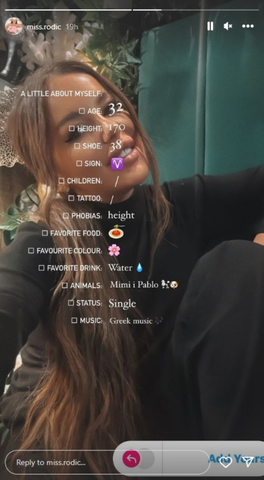 Jedna sestra se udala za Veljka, a druga za Mirka: Najstarija Nataša je bila u dugoj vezi, a evo šta joj se sada dešava u ljubavi (FOTO)