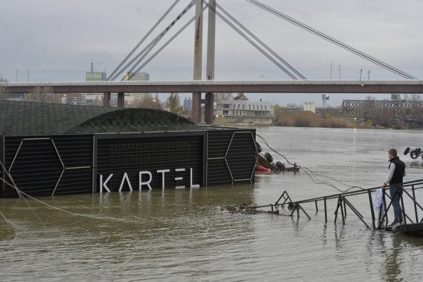 Otkriveno zašto je potonuo splav u Beogradu: Evo kog trenutka je počeo da tone!