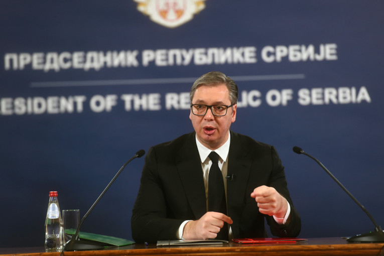 Predsednik Vučić: U 2024. rekordna ulaganja u obrazovanje i zdravstvo, dve milijarde evra za nove puteve! O izborima odlučuju institucije