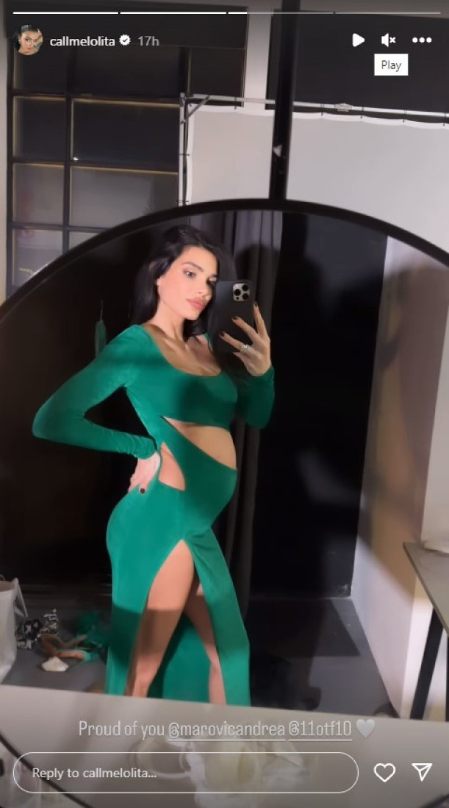 Manekenka čeka treće dete sa bivšim fudbalerom: Ponosno prošetala trudnički stomak (FOTO)