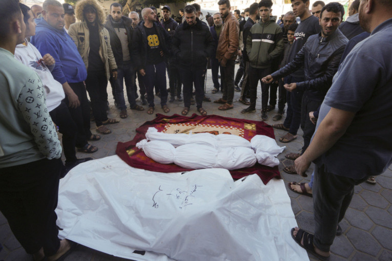 RAT NA BLISKOM ISTOKU Huti prete SAD posle napada na njihove brodove; Islamski otpor u Iraku: Dronom smo gađali okupiranu Golansku visoravan