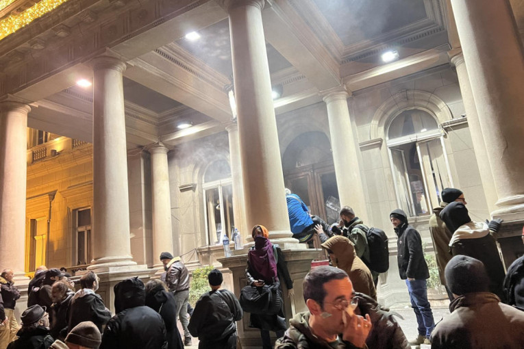 Hoće oružje! Evo dokaza: Na "spejsu" u ekstremističkim grupama dogovaraju građanski rat!? (VIDEO)