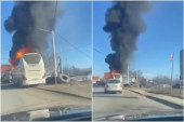 Autobus i automobil u plamenu: Buktinja kod Vranja (VIDEO)