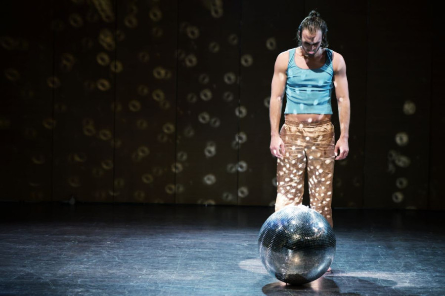 Cilj je bio da eksplicitno nasilje šokira na sceni: "Disko svinje" premijerno u JDP (FOTO)