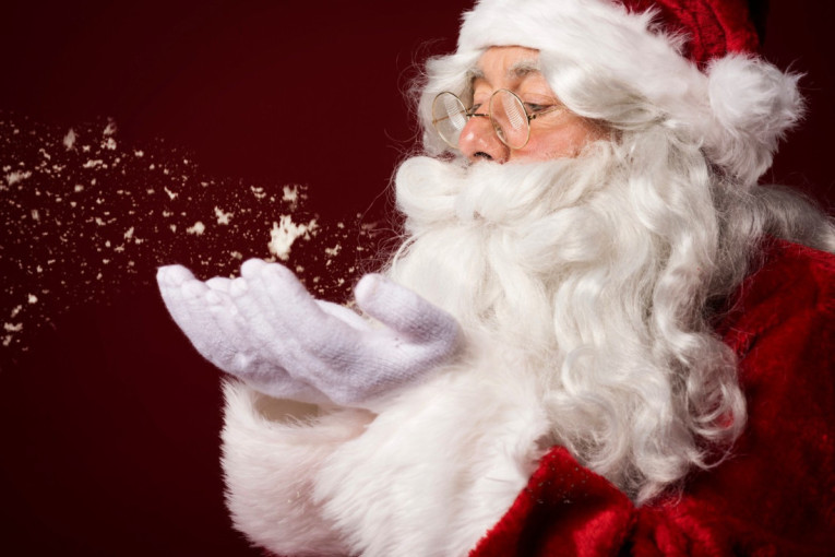 Deda Mraz kroz vekove: Od Svetog Nikole do ikone popularnog pića i najvoljenijeg deke širom planete