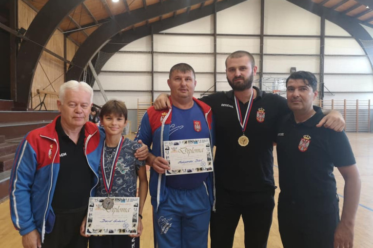 24SEDAM RUMA Sjajan rezultat: Četiri medalje na Prvenstvu Srbije za rumske savate boksere (FOTO)