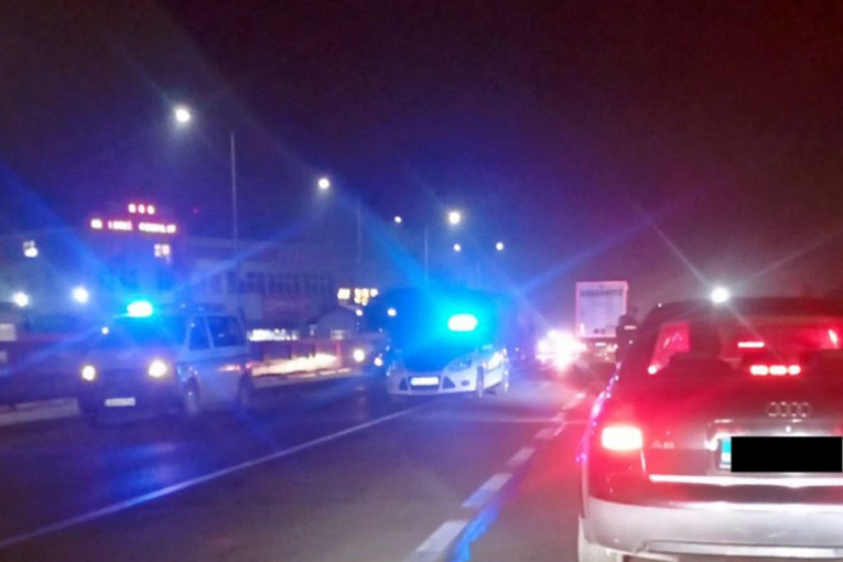 Tragedija kod Bijeljine! Poginuo vozač kamiona iz Laćarka, pokosio ga automobil dok je izlazio iz teretnjaka (FOTO)