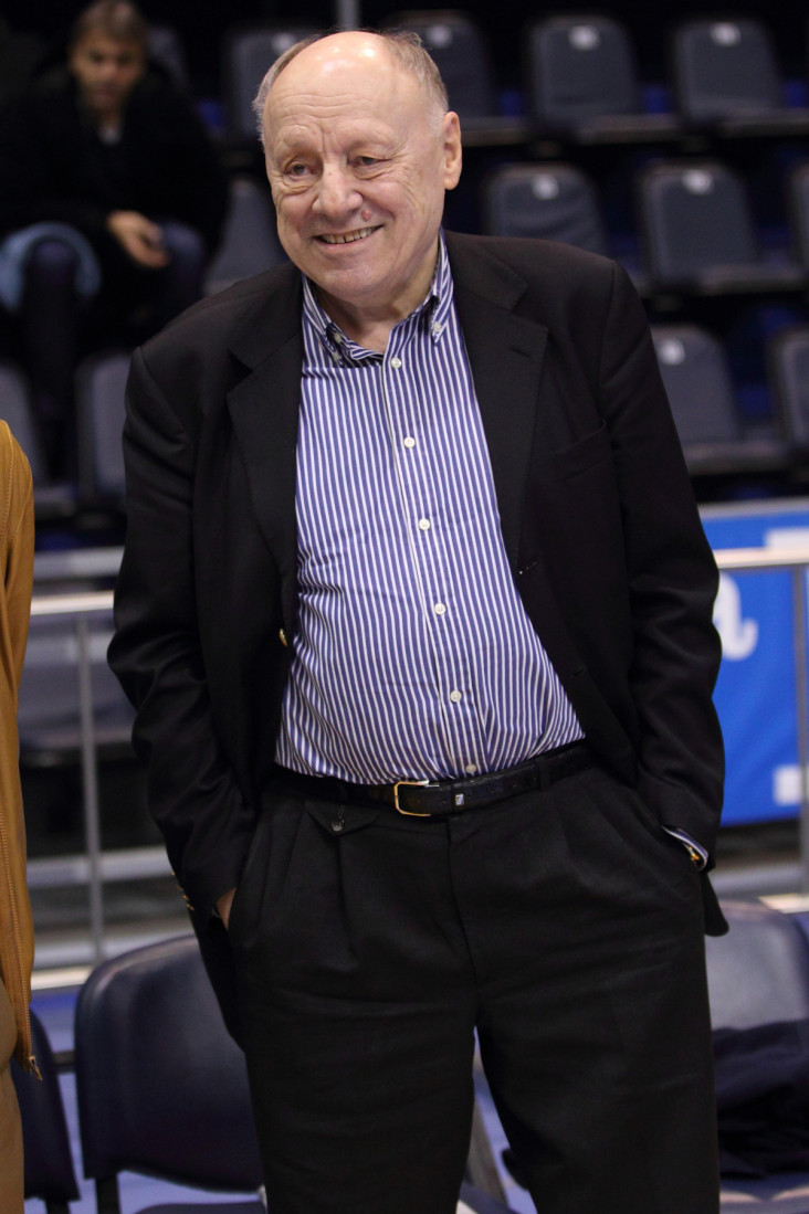 Mile Kekin neprepoznatljiv u filmu o Draženu Petroviću: Pogledajte kako izgleda u ulozi čuvenog trenera Mirka Novosela (FOTO)