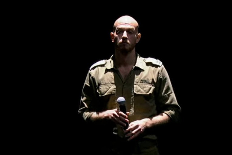 Otac poginulog vojnika u Gazi salutira nad njegovim grobom: Potresne slike obišle svet (FOTO)