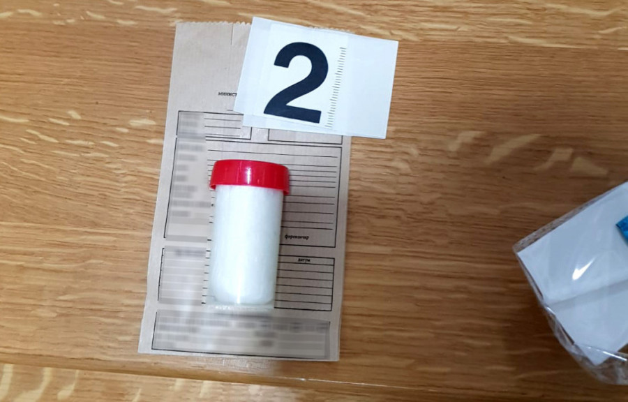 Akcija policije u Čačku: Dilovali kokain, štekovali municiju (FOTO)