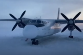 Ruski avion greškom sleteo na zaleđenu reku (VIDEO)