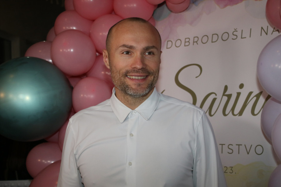 "Spavao sam u sobi s bakom do 18. godine!" Aca Sofronijević otvorio dušu o teškom detinjstvu, a ovo će zauvek pamtiti