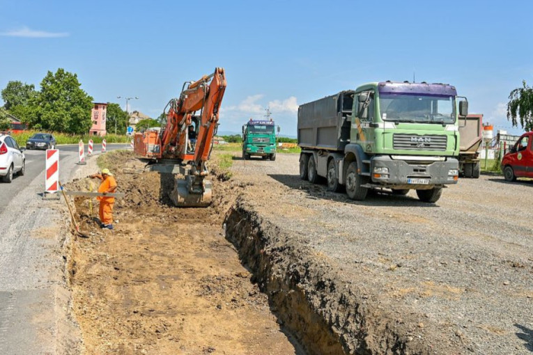 24SEDAM RUMA Počela izgradnja kružnog toka kod Rigovog mlina: Neće biti obustave saobraćaja (FOTO)