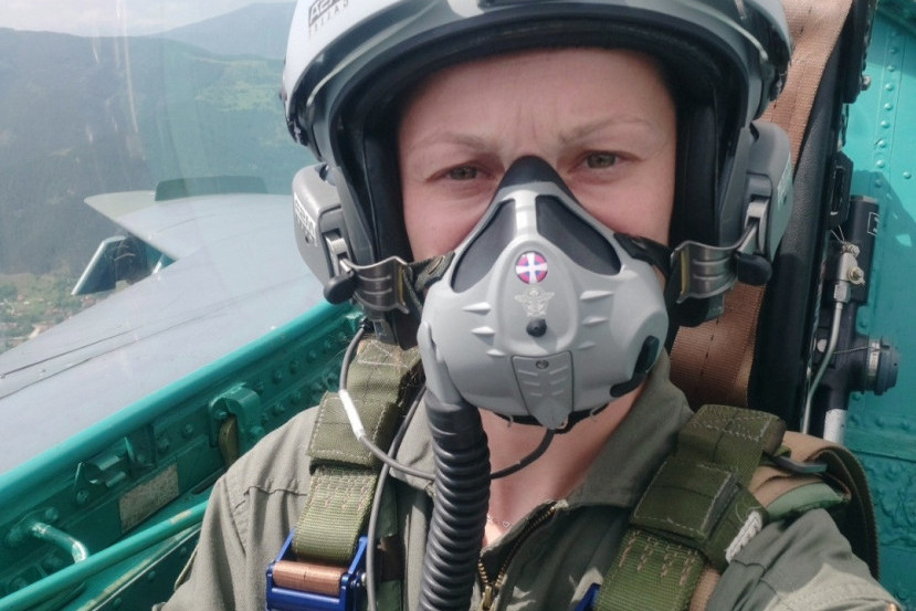 Ana Perišić je prva žena pilot jurišne letelice u Vojsci Srbije: "Kada sednete u avion, on ne poznaje ni čin, ni pol, bitno je samo znanje"
