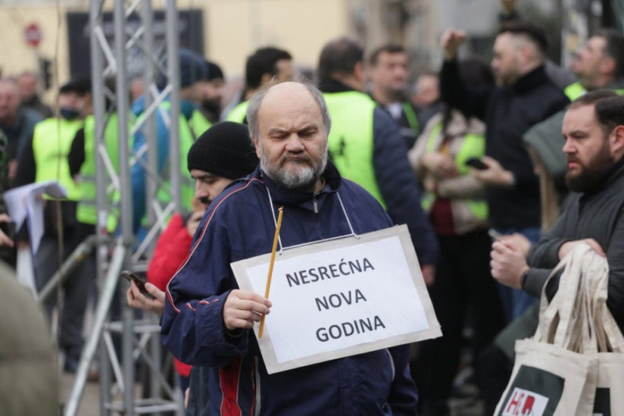 Hoće da nam otmu novu godinu! NATO opozicija na Terazijama - poslali građanima  jezivu poruku (FOTO)
