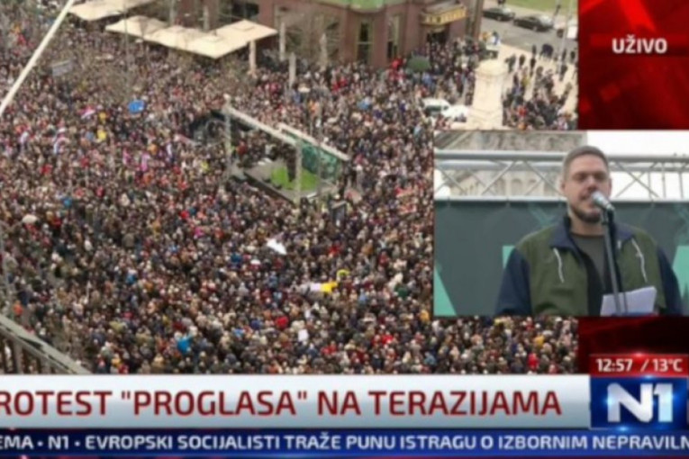 Opozicija je upravo dotakla dno: Predstavnik Miloša Jovanovića govori na skupu na kom se vijori zastava euromajdana!