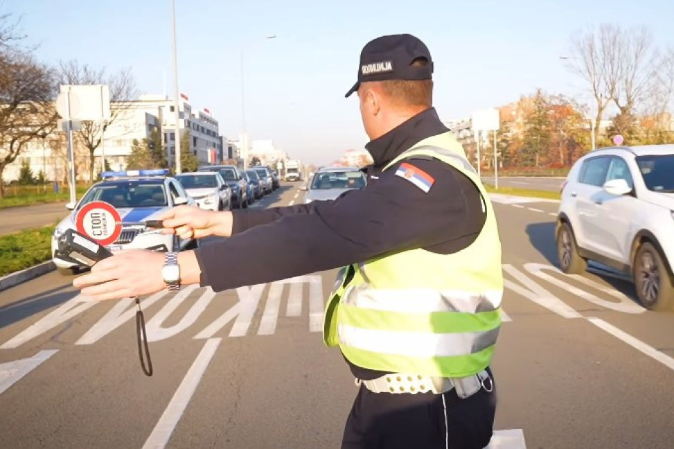 Svaki zaustavljeni vozač biće alkotestiran: Apel MUP-a vozačima pred novogodišnje praznike (VIDEO)