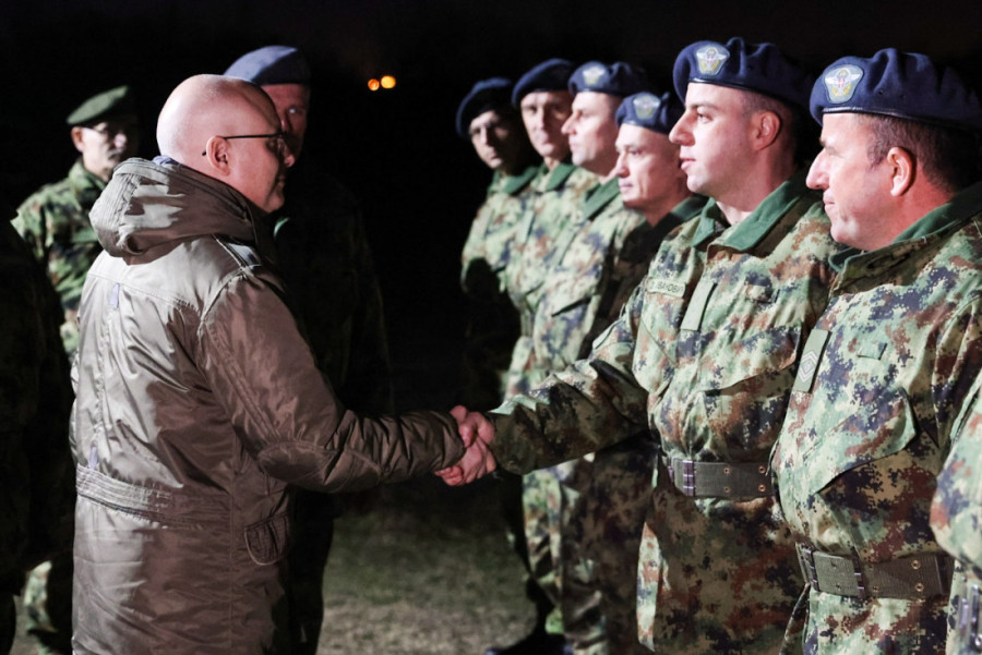 Vučević čestitao Novu godinu pripadnicima MO i VS: Zahvaljujem se svakom vojniku, nastavićemo putem uspeha!