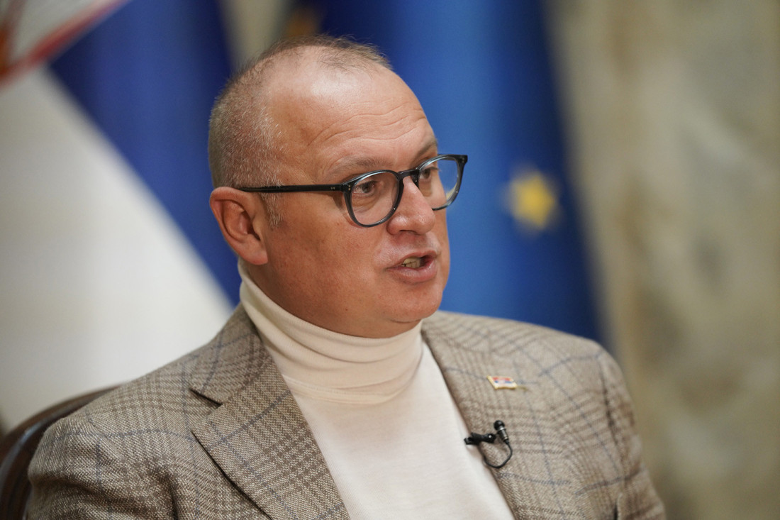 Vesić: Sve saobraćajne deonice u Srbiji očišćene od snega - tokom noći i jutra posuto oko 770 tona soli!