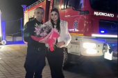Vatrogasac tačno u ponoć zaprosio devojku na Avali! Vatromet i prsten za pravo iznenađenje: "Dušmani kunu, brat ispao šmeker"(FOTO/VIDEO)