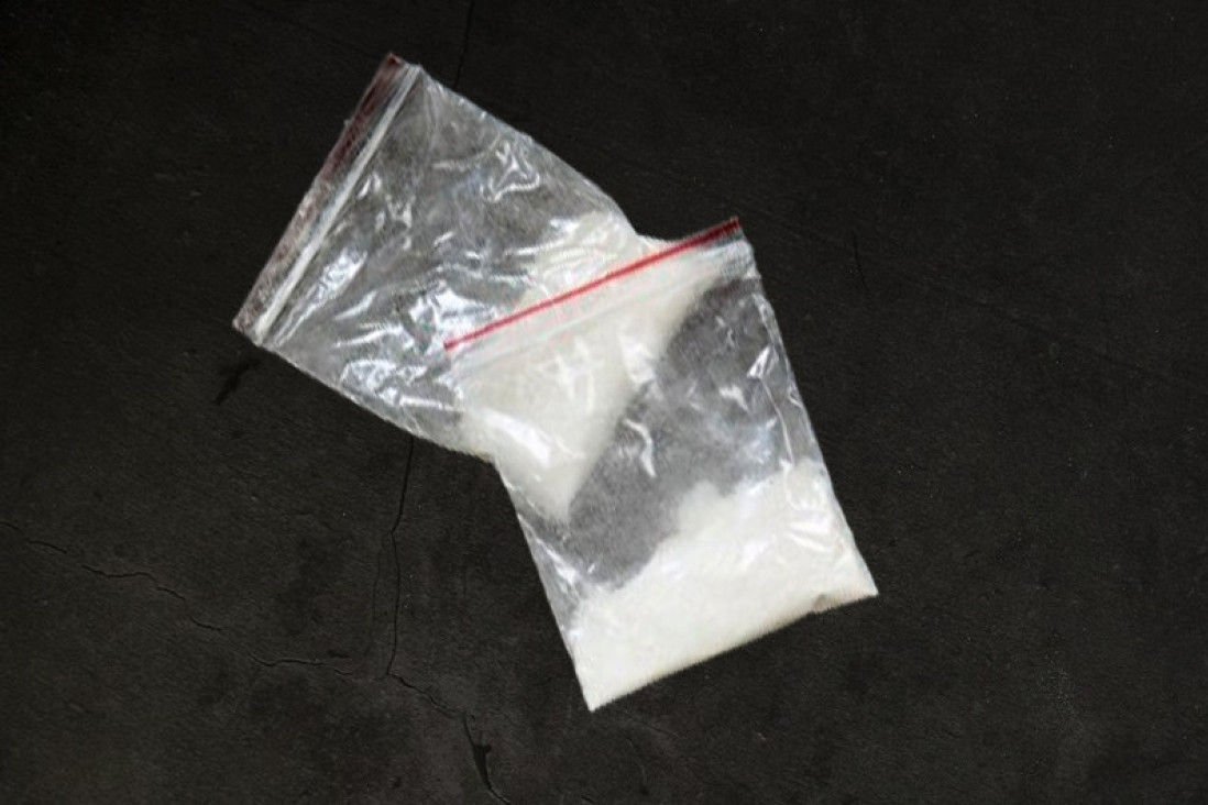 Jedan paketić amfetamina bacio kad je video policiju: U "jugu" pronađeno još pet!