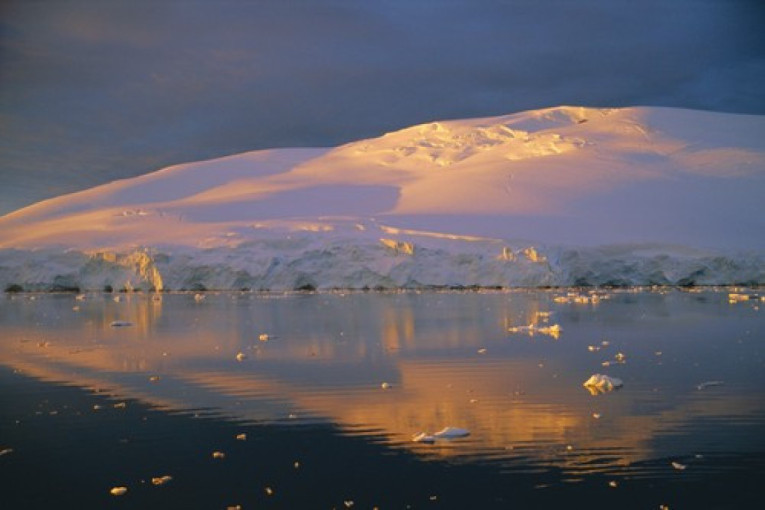 Fotografija sa Antarktika ostavlja bez reči: Ručak na minus 64 stepena šokirao svet (FOTO)
