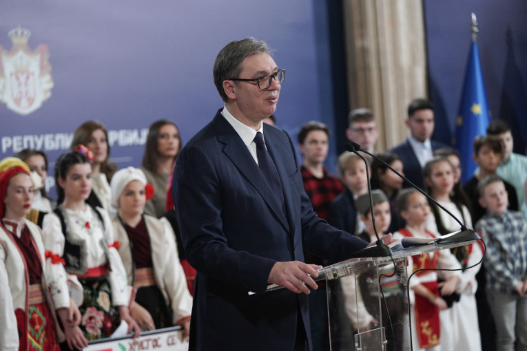 Čuvajte časno ime velikog srpskog naroda kome pripadate: Predsednik Vučić sa decom srpske nacionalnosti iz Severne Makedonije