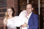 Slavlje u domu Tamare Selimović i Emira Habibovića: Sve puca od romantike! (FOTO)