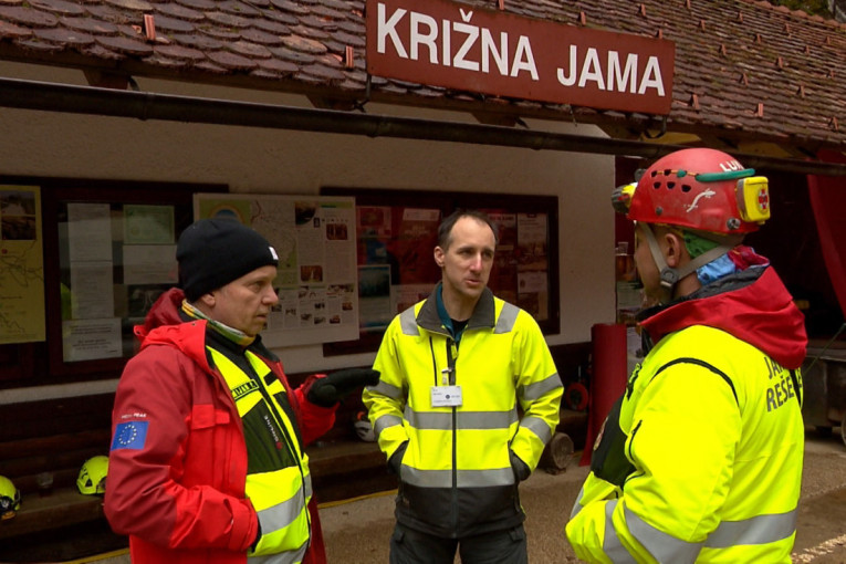 Dobre vesti iz Slovenije: Ronioci se spremaju za ulazak u pećinu i spasavanje zarobljene porodice