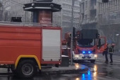 Veliki požar na Terazijama: Gorelo na krovu hotela Balkan, centar Beograda bio u dimu (VIDEO)