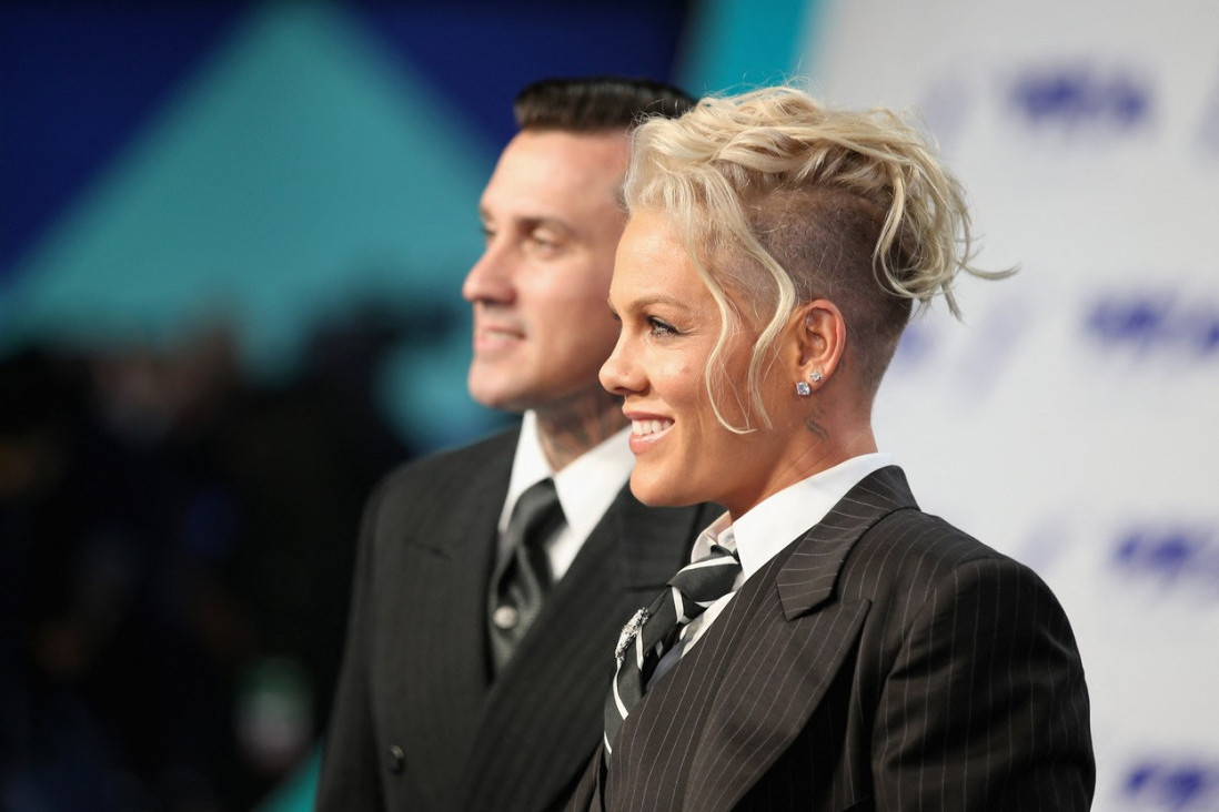 Pukla tikva: Pevačica Pink razvodi se nakon 20 godina braka!