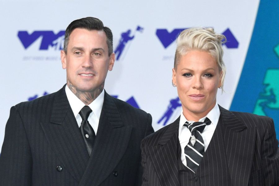 Pukla tikva: Pevačica Pink razvodi se nakon 20 godina braka!